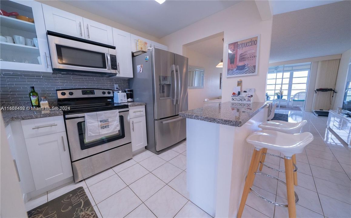 For Sale: $159,900 (2 beds, 2 baths, 850 Square Feet)