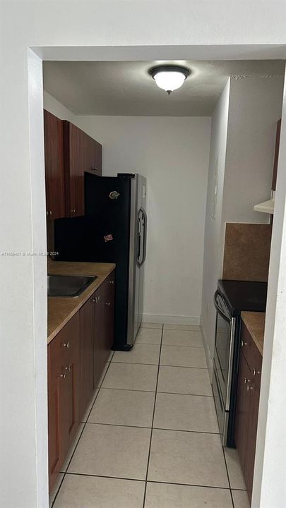 For Rent: $2,200 (2 beds, 1 baths, 784 Square Feet)