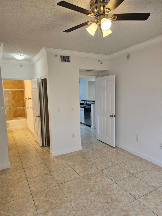 Active With Contract: $2,250 (2 beds, 2 baths, 1161 Square Feet)