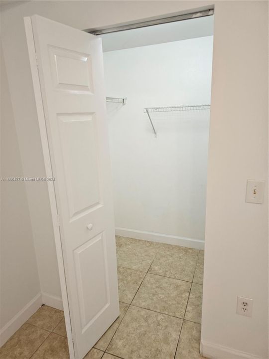 Active With Contract: $2,250 (2 beds, 2 baths, 1161 Square Feet)