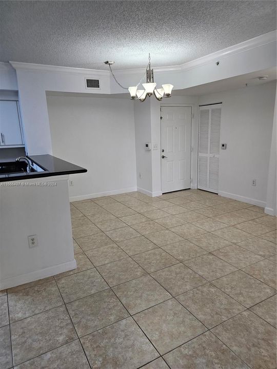 Active With Contract: $2,250 (2 beds, 2 baths, 1161 Square Feet)