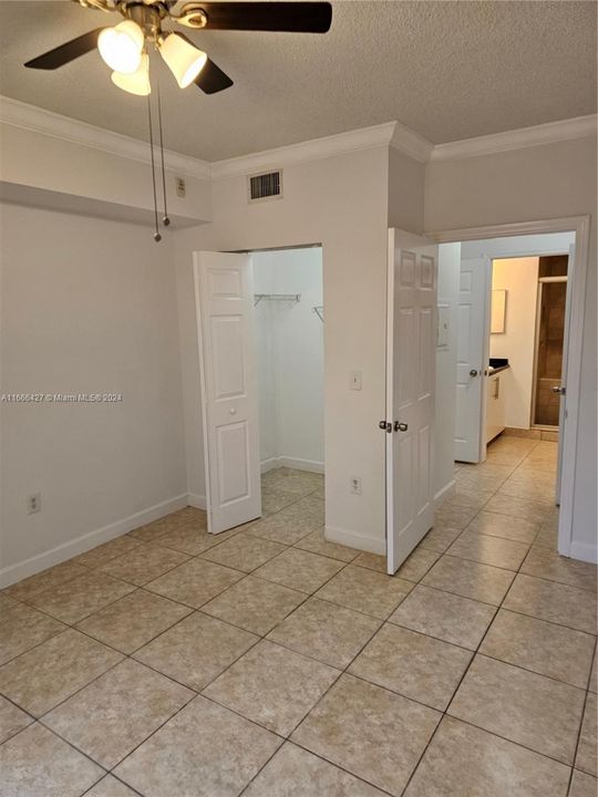 Active With Contract: $2,250 (2 beds, 2 baths, 1161 Square Feet)