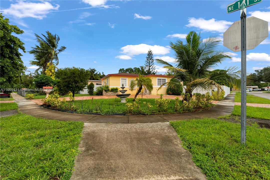 For Sale: $720,000 (4 beds, 3 baths, 1646 Square Feet)