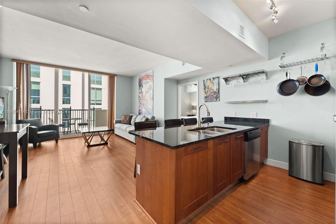 For Sale: $599,000 (2 beds, 2 baths, 970 Square Feet)