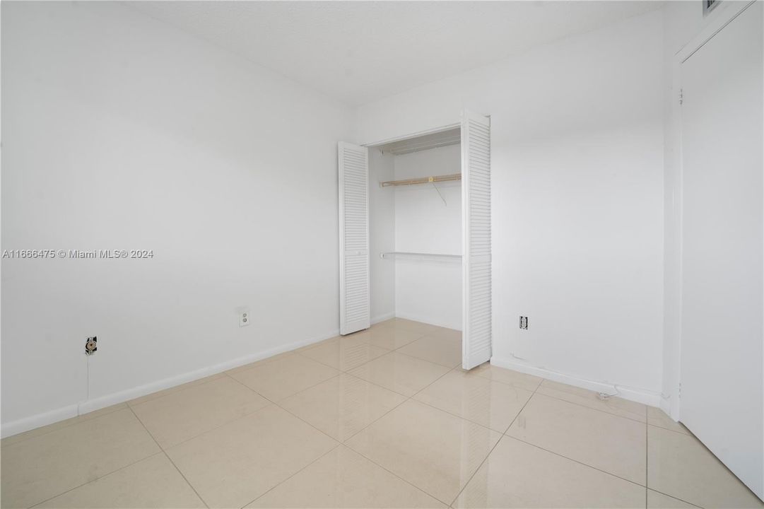 For Rent: $1,500 (2 beds, 1 baths, 900 Square Feet)