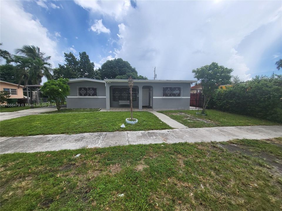 For Sale: $599,000 (3 beds, 2 baths, 1725 Square Feet)