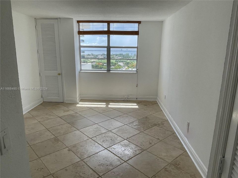 For Rent: $3,100 (1 beds, 2 baths, 824 Square Feet)