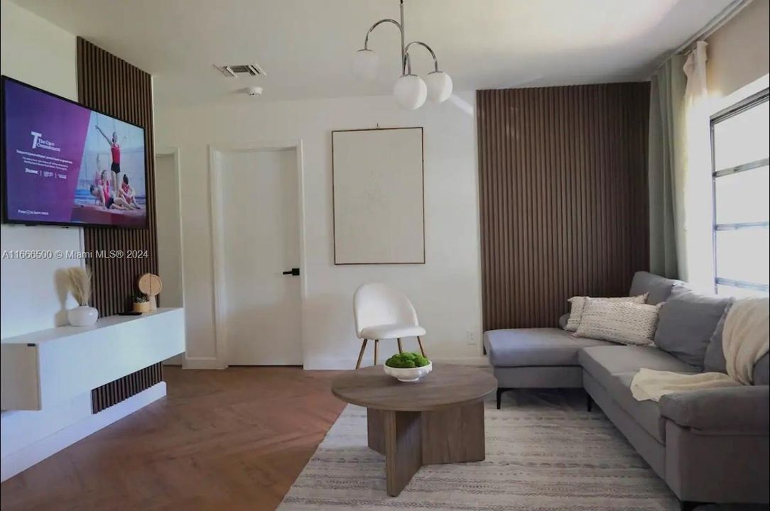 En Venta: $475,000 (3 camas, 1 baños, 966 Pies cuadrados)