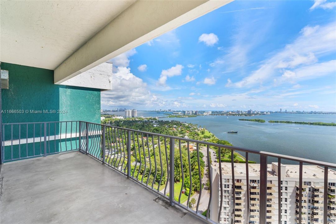 For Sale: $2,100,000 (4 beds, 2 baths, 4342 Square Feet)