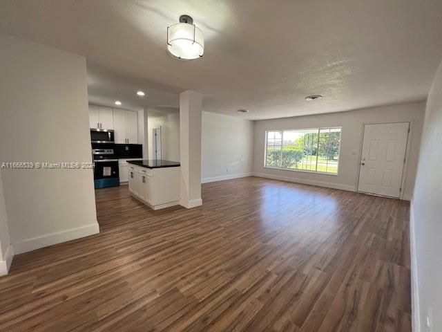 For Rent: $3,770 (4 beds, 2 baths, 1549 Square Feet)