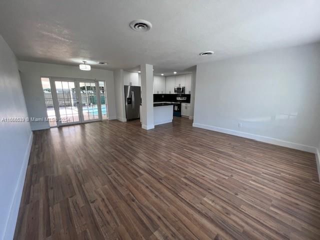 For Rent: $3,770 (4 beds, 2 baths, 1549 Square Feet)