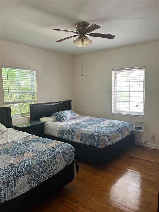 For Rent: $2,850 (2 beds, 1 baths, 1211 Square Feet)