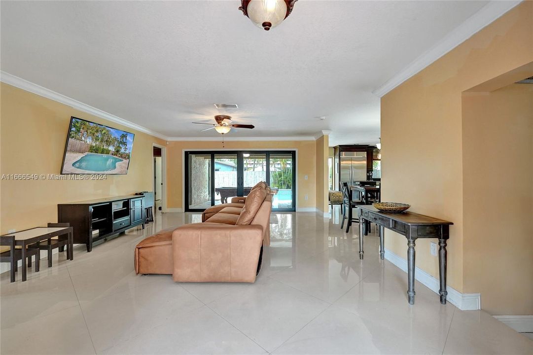 For Sale: $635,000 (3 beds, 2 baths, 2012 Square Feet)