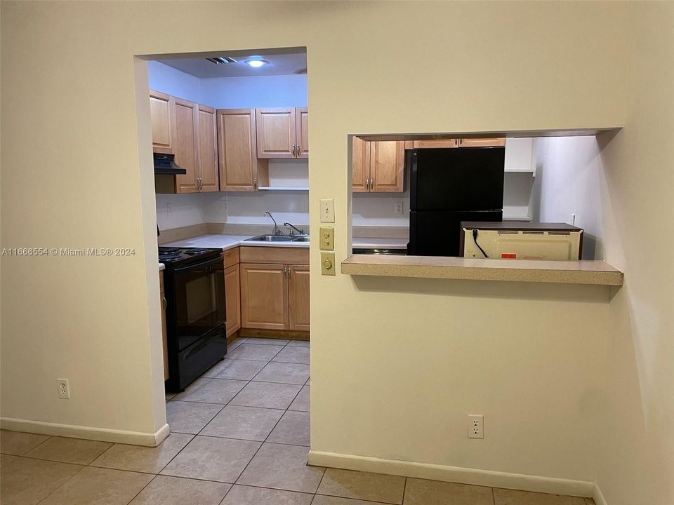 For Rent: $2,350 (2 beds, 2 baths, 1003 Square Feet)