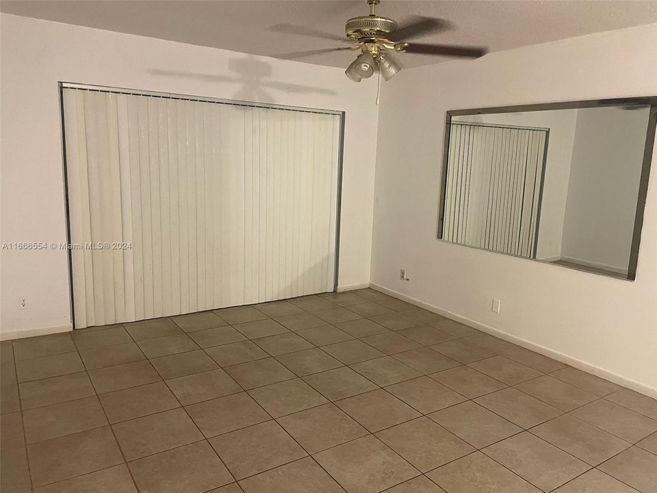 For Rent: $2,350 (2 beds, 2 baths, 1003 Square Feet)