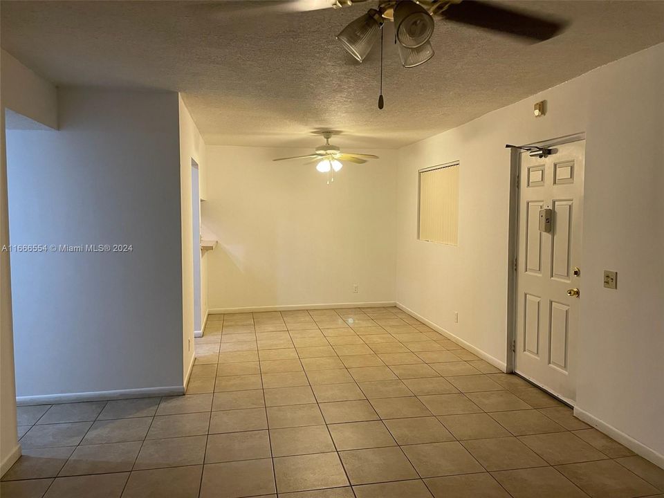 For Rent: $2,350 (2 beds, 2 baths, 1003 Square Feet)