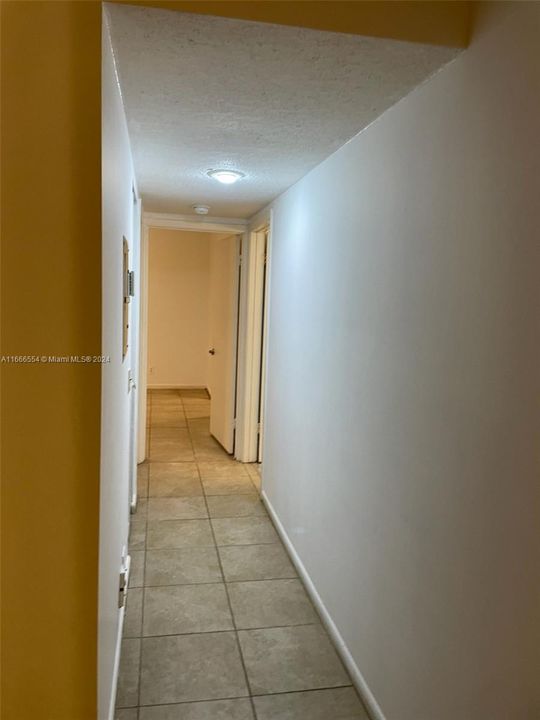 For Rent: $2,350 (2 beds, 2 baths, 1003 Square Feet)