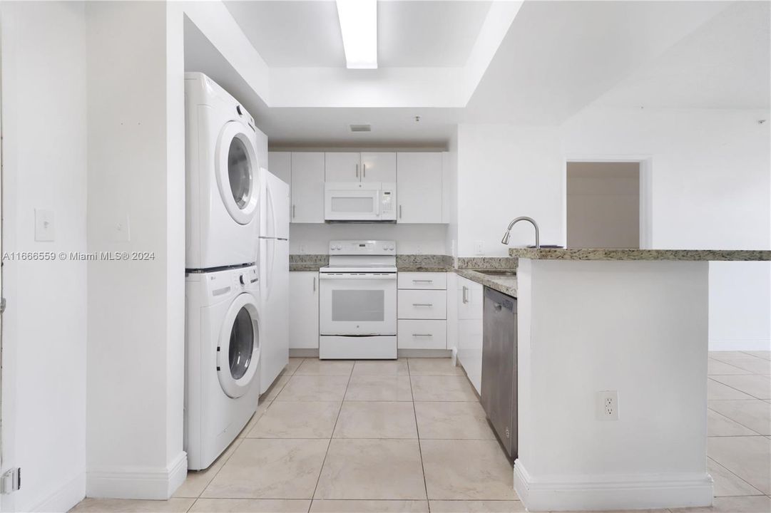 For Rent: $2,650 (2 beds, 2 baths, 1080 Square Feet)