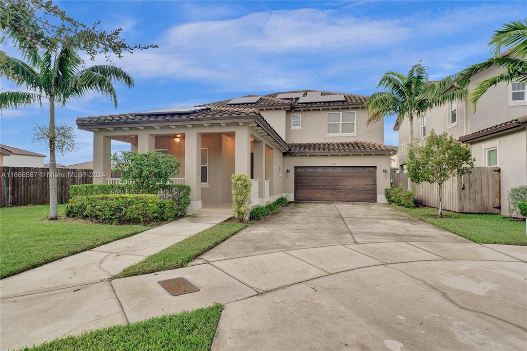 For Sale: $699,000 (5 beds, 3 baths, 2894 Square Feet)