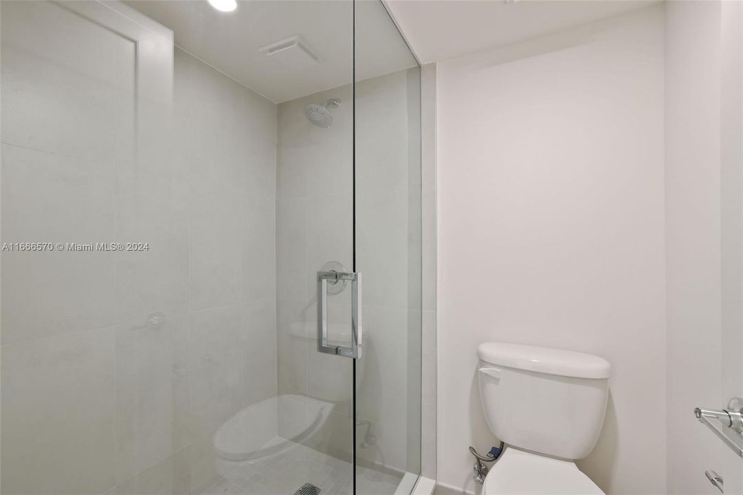 For Rent: $3,587 (1 beds, 1 baths, 1036 Square Feet)