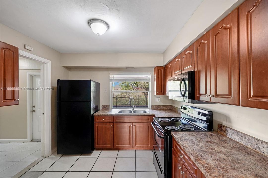 For Sale: $485,900 (3 beds, 2 baths, 1443 Square Feet)