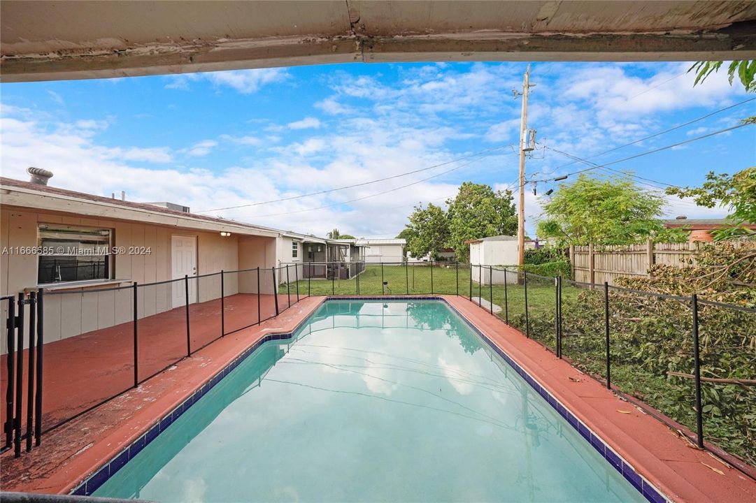 For Sale: $485,900 (3 beds, 2 baths, 1443 Square Feet)