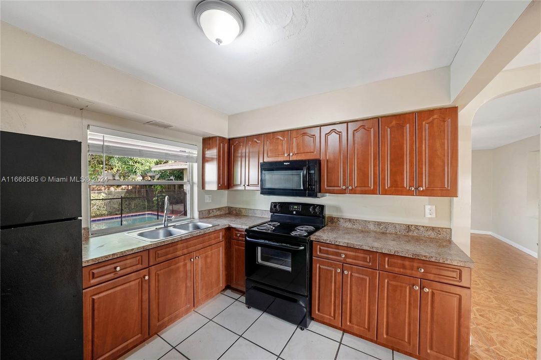 For Sale: $485,900 (3 beds, 2 baths, 1443 Square Feet)