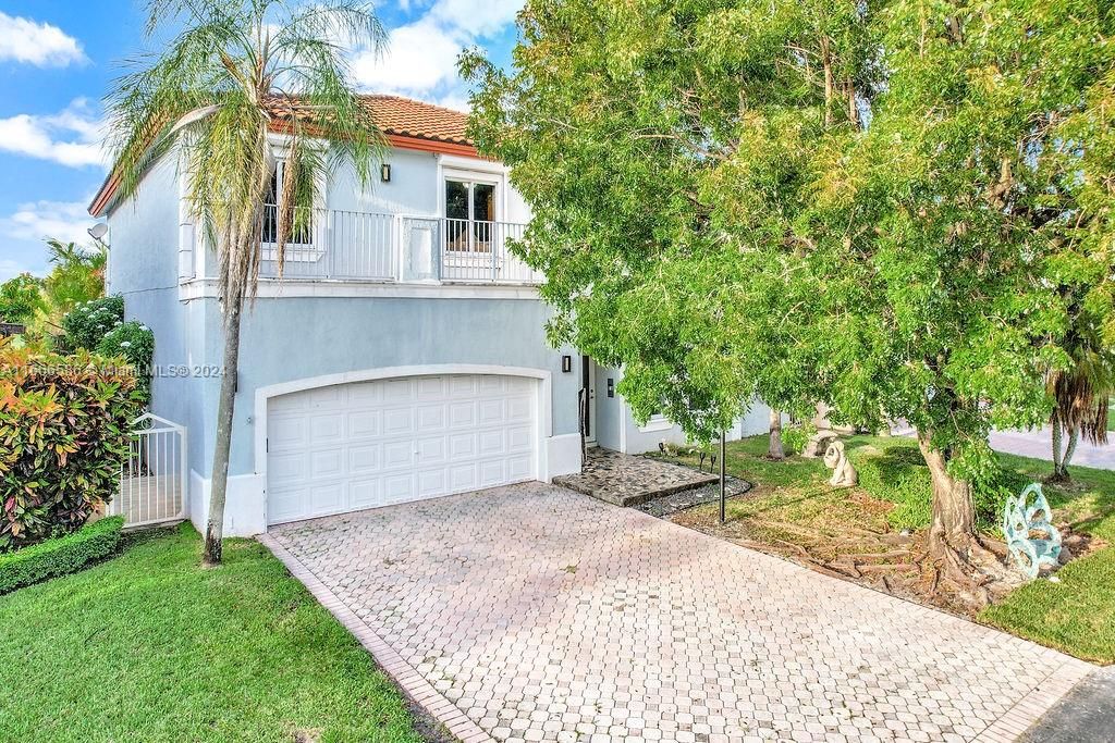 En Venta: $1,278,000 (4 camas, 3 baños, 2931 Pies cuadrados)