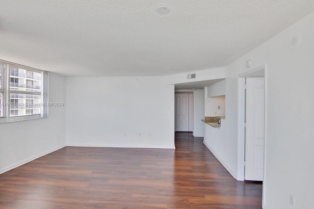 For Rent: $3,584 (2 beds, 2 baths, 1097 Square Feet)