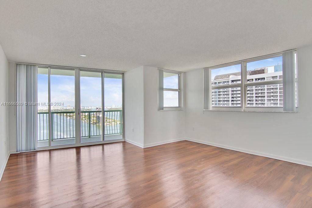 For Rent: $3,584 (2 beds, 2 baths, 1097 Square Feet)