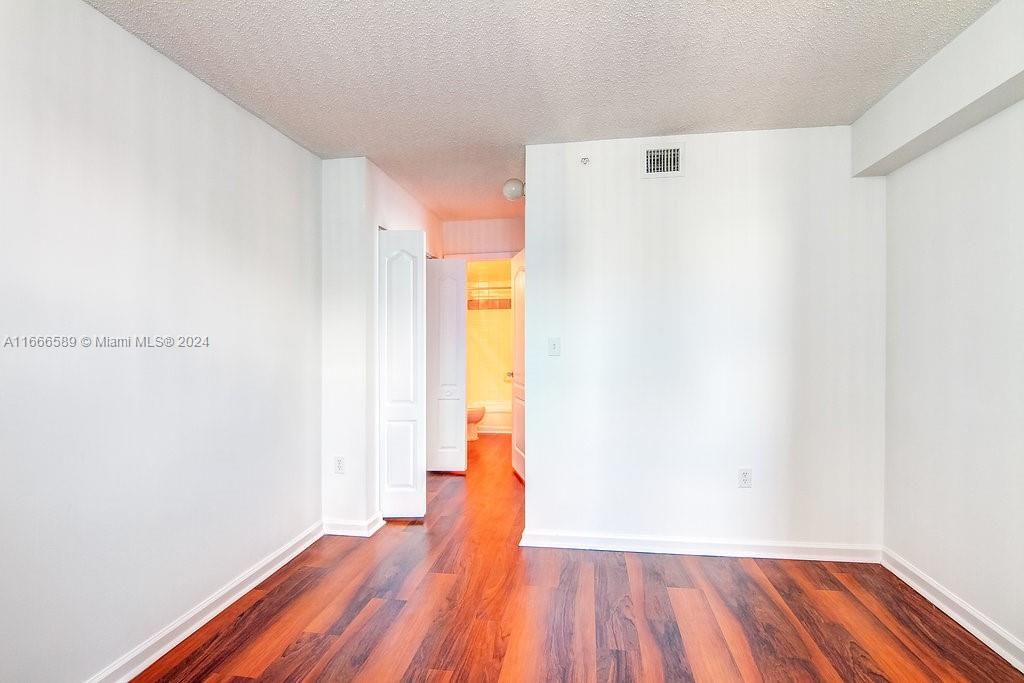 For Rent: $3,584 (2 beds, 2 baths, 1097 Square Feet)