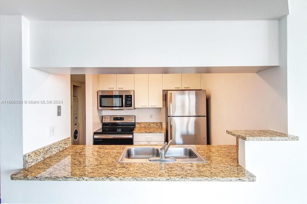 For Rent: $3,584 (2 beds, 2 baths, 1097 Square Feet)