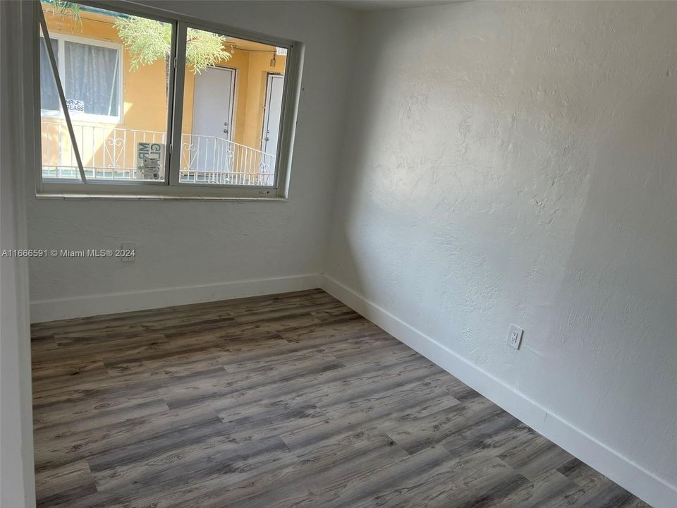 For Rent: $2,300 (2 beds, 1 baths, 500 Square Feet)