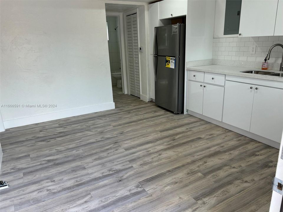 For Rent: $2,300 (2 beds, 1 baths, 500 Square Feet)