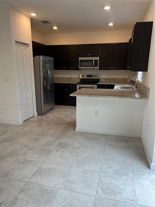 For Rent: $3,300 (3 beds, 2 baths, 1378 Square Feet)