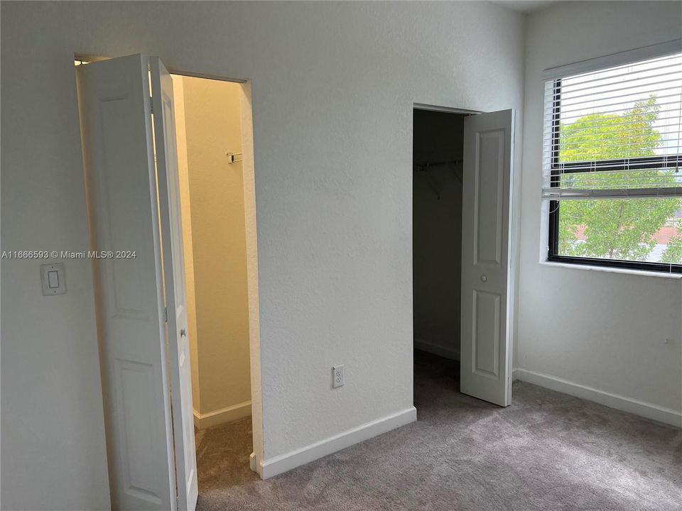 For Rent: $3,300 (3 beds, 2 baths, 1378 Square Feet)