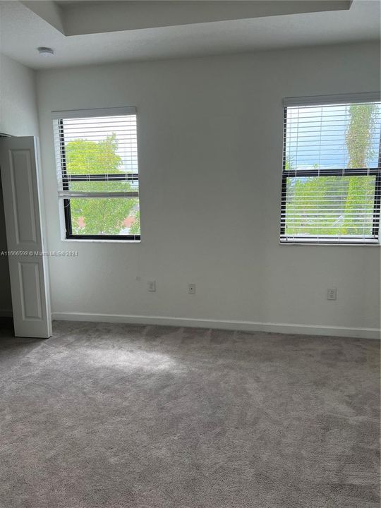 For Rent: $3,300 (3 beds, 2 baths, 1378 Square Feet)