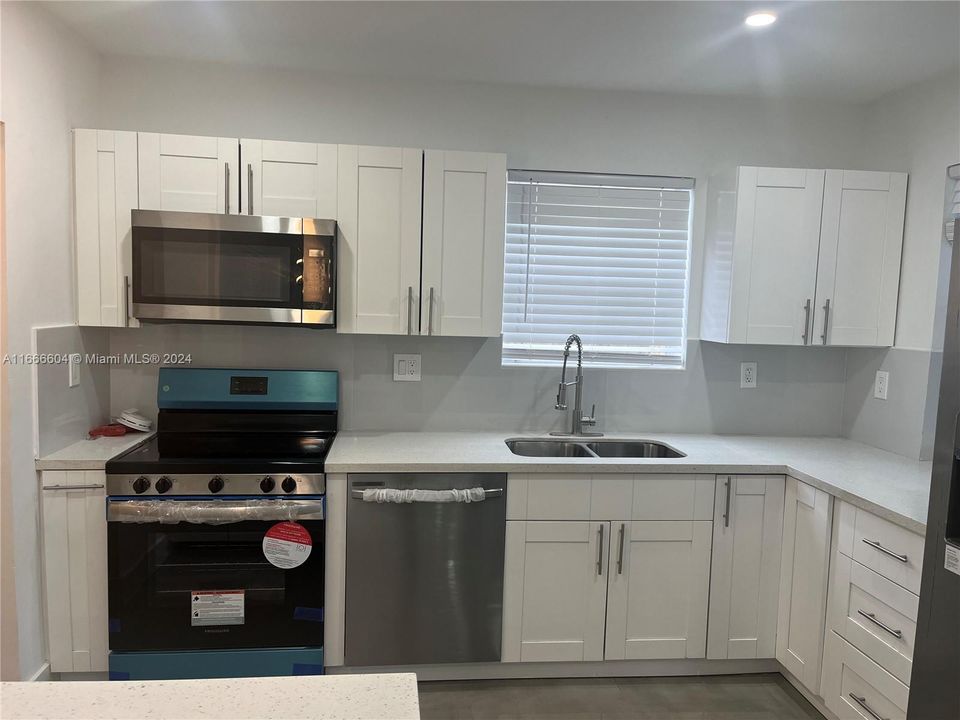 For Rent: $3,990 (3 beds, 2 baths, 1495 Square Feet)