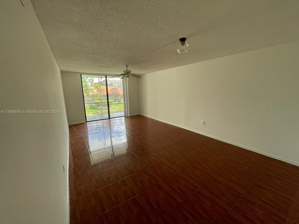 En Venta: $155,000 (1 camas, 1 baños, 830 Pies cuadrados)