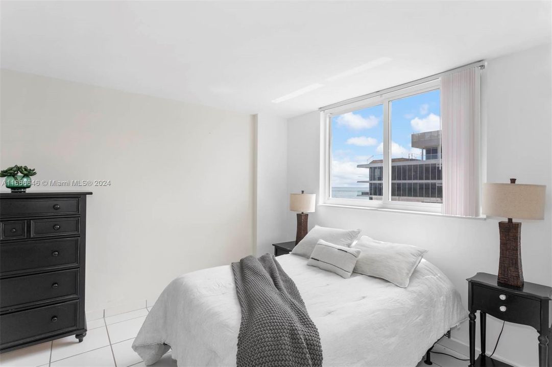 For Sale: $625,000 (1 beds, 1 baths, 656 Square Feet)