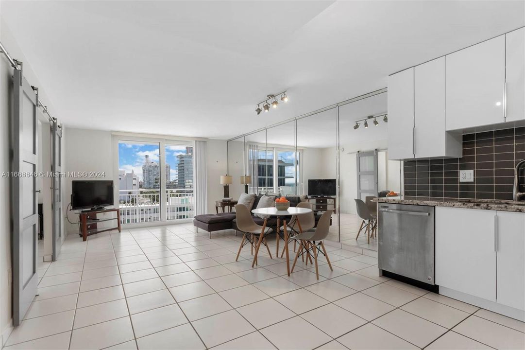 For Sale: $625,000 (1 beds, 1 baths, 656 Square Feet)