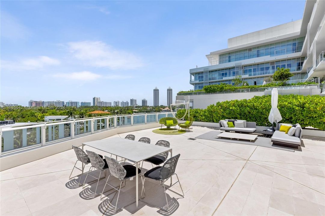 For Sale: $4,850,000 (2 beds, 2 baths, 2537 Square Feet)