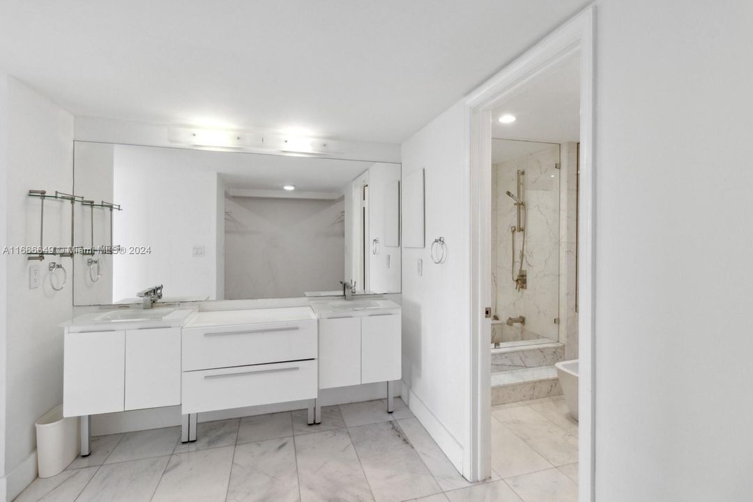 Active With Contract: $6,500 (2 beds, 2 baths, 1260 Square Feet)