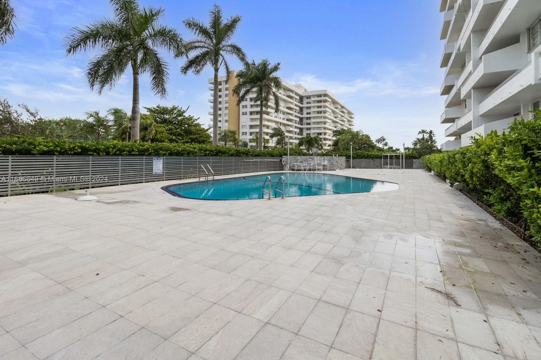 Active With Contract: $6,500 (2 beds, 2 baths, 1260 Square Feet)