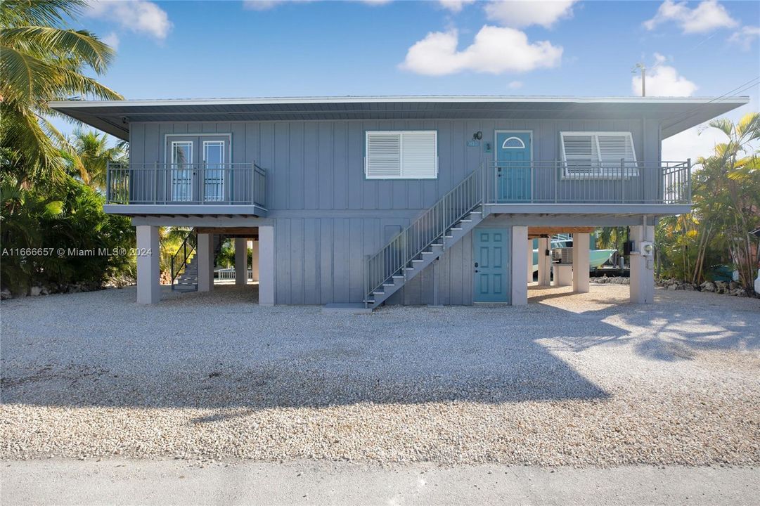 For Sale: $1,250,000 (3 beds, 2 baths, 1128 Square Feet)