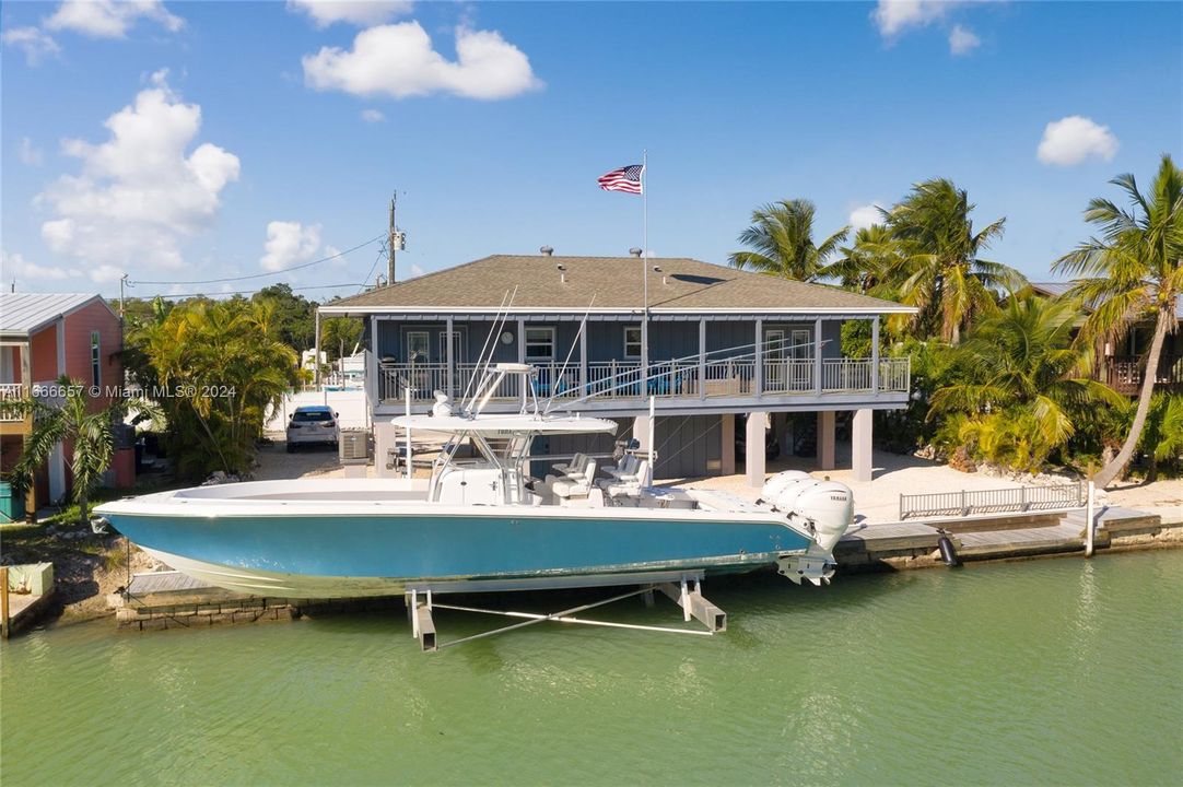 For Sale: $1,250,000 (3 beds, 2 baths, 1128 Square Feet)