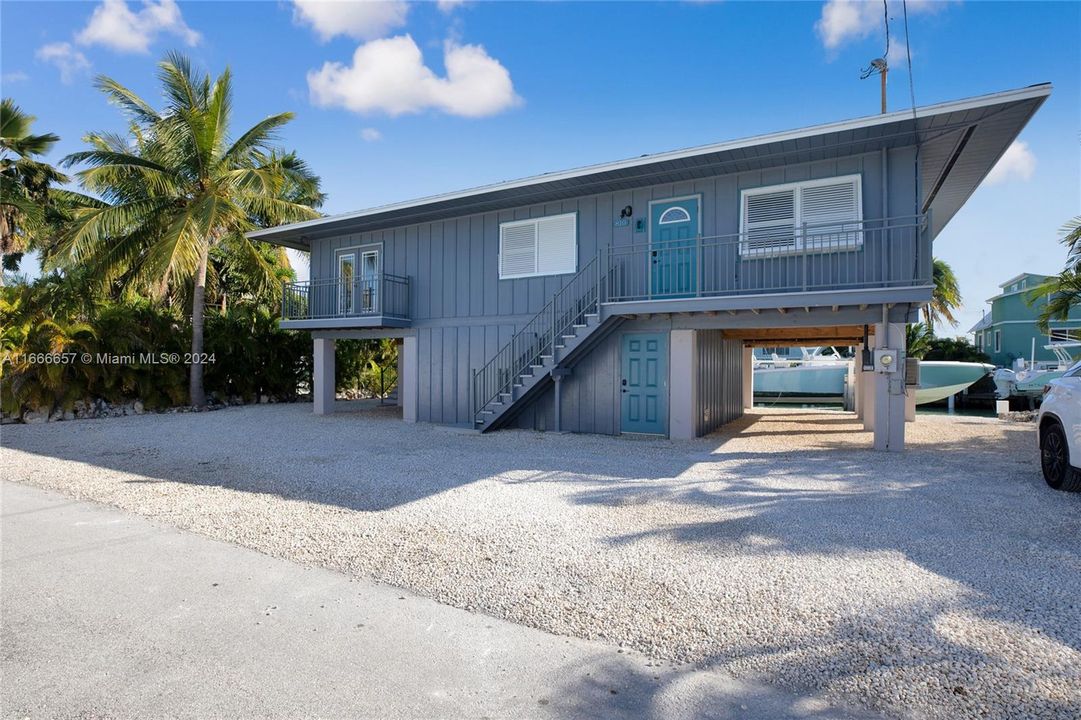 For Sale: $1,250,000 (3 beds, 2 baths, 1128 Square Feet)