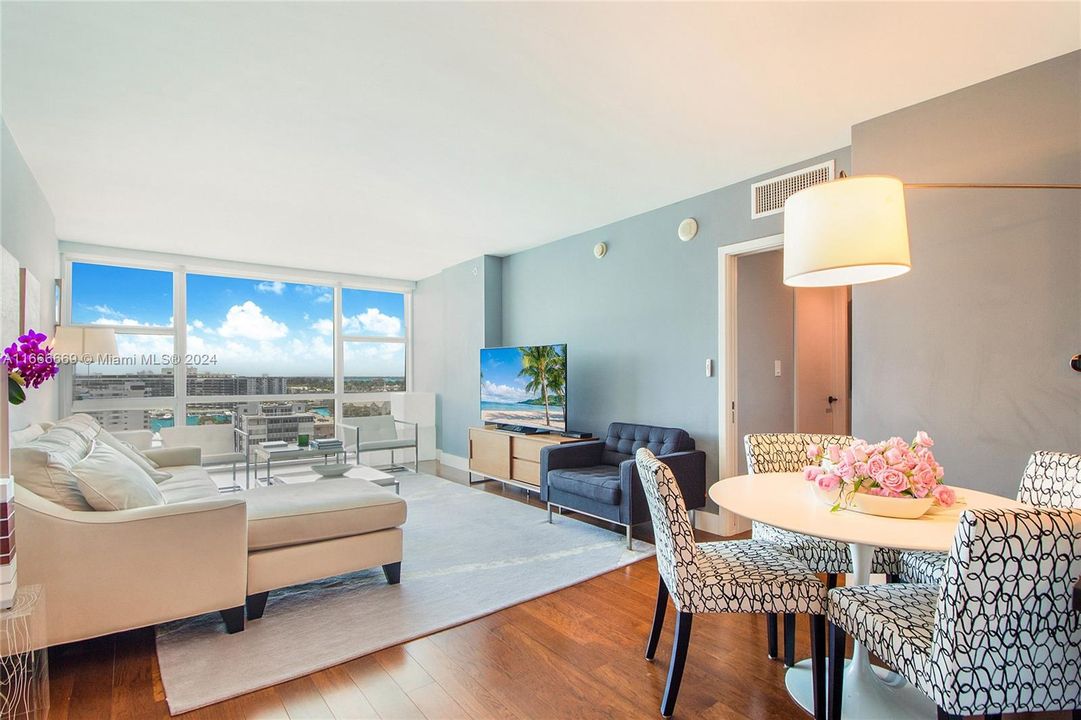 For Sale: $567,868 (1 beds, 1 baths, 873 Square Feet)