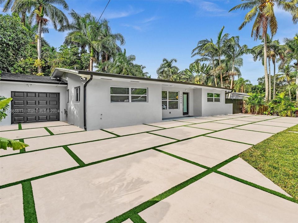 For Sale: $775,000 (3 beds, 2 baths, 2042 Square Feet)