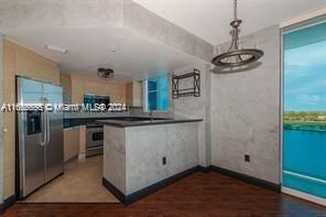 For Rent: $3,300 (2 beds, 2 baths, 1262 Square Feet)